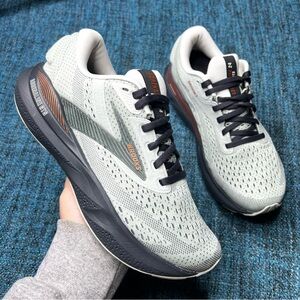 Brooks Adrenaline GTS 24 Running Shoes in Mercury Ebony Copper Women's 7 WIDE D